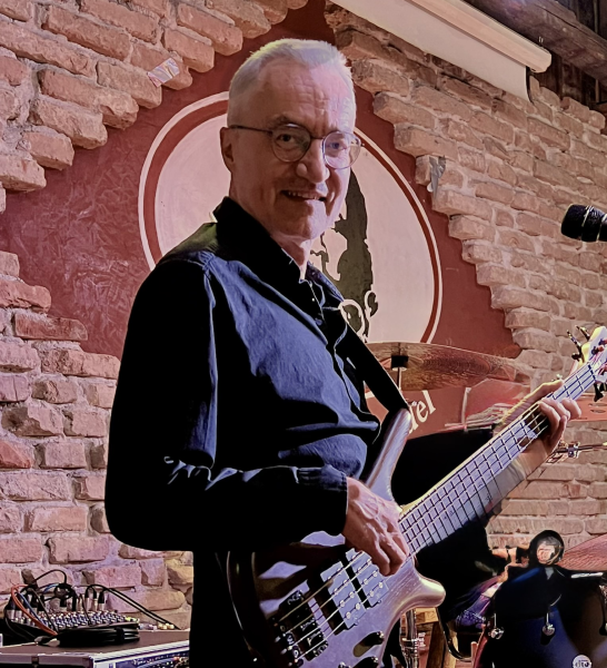 Raimund - Bass, Gesang